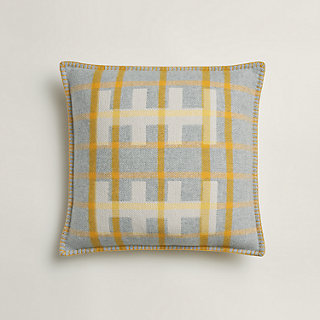 ☆韓国の人気☆【TheOpen Product】☆PILLOW HANDL.E☆ Avalon Cabriole pillow | Hermès Singapore